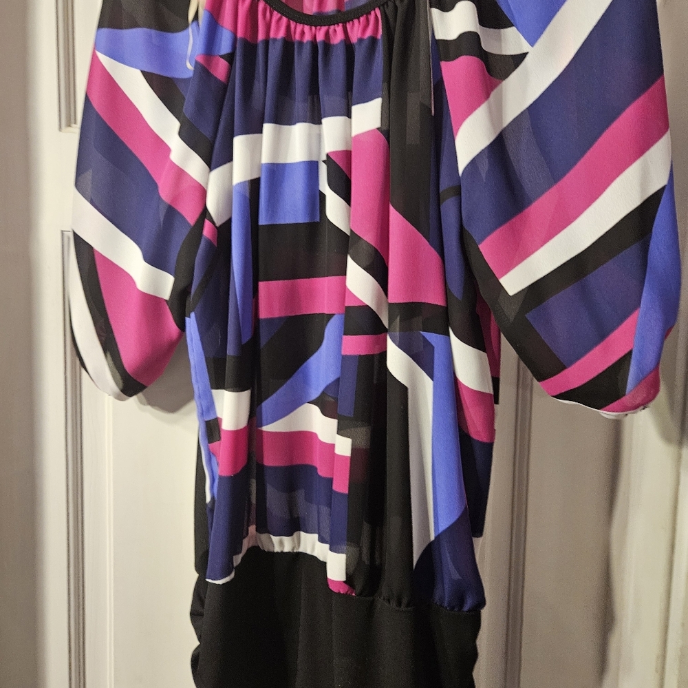 Colorful Geometric Women's Top Size LARGE